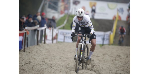 De wedstrijd van Marianne Vos begon moeizaam De wedstrijd van Marianne Vos begon moeizaam